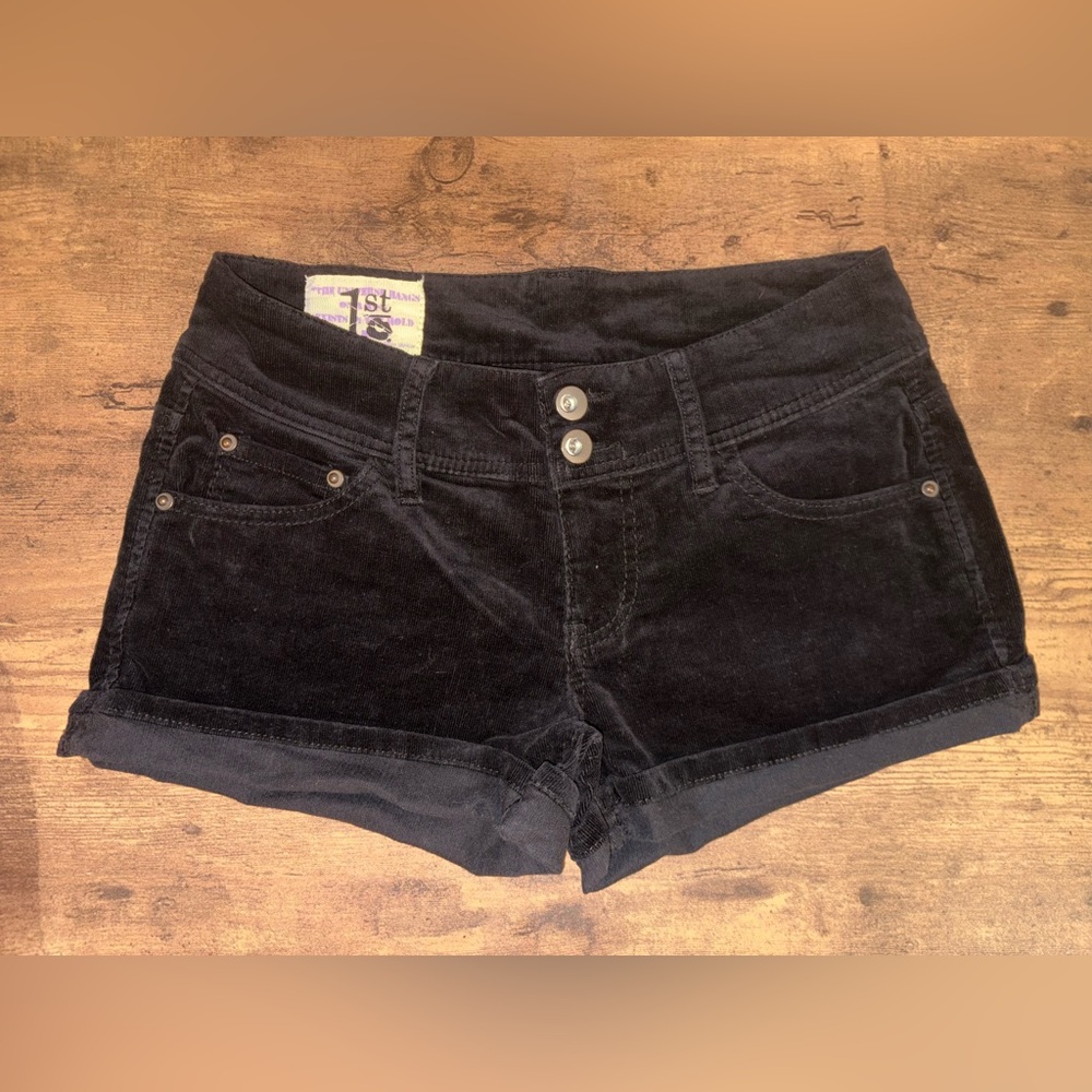 NWOT Women's Black Courtory Shorts Juniors